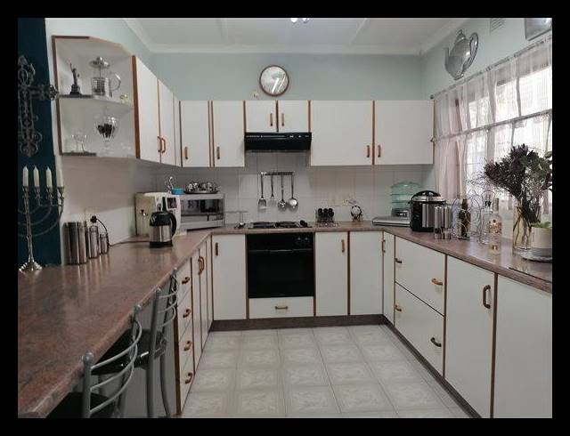 4 BEDROOM HOUSE FOR SALE IN MEER EN SEE